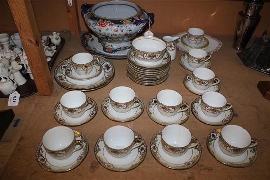 Noritake porcelain part tea service & an Ironstone Imari pattern tureen and stand (damage)